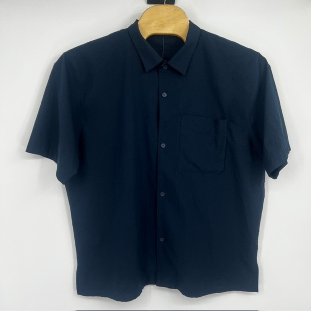 Lululemon Men's XL Navy Blue Ripstop Grid Short Sleeve Button Down Shirt